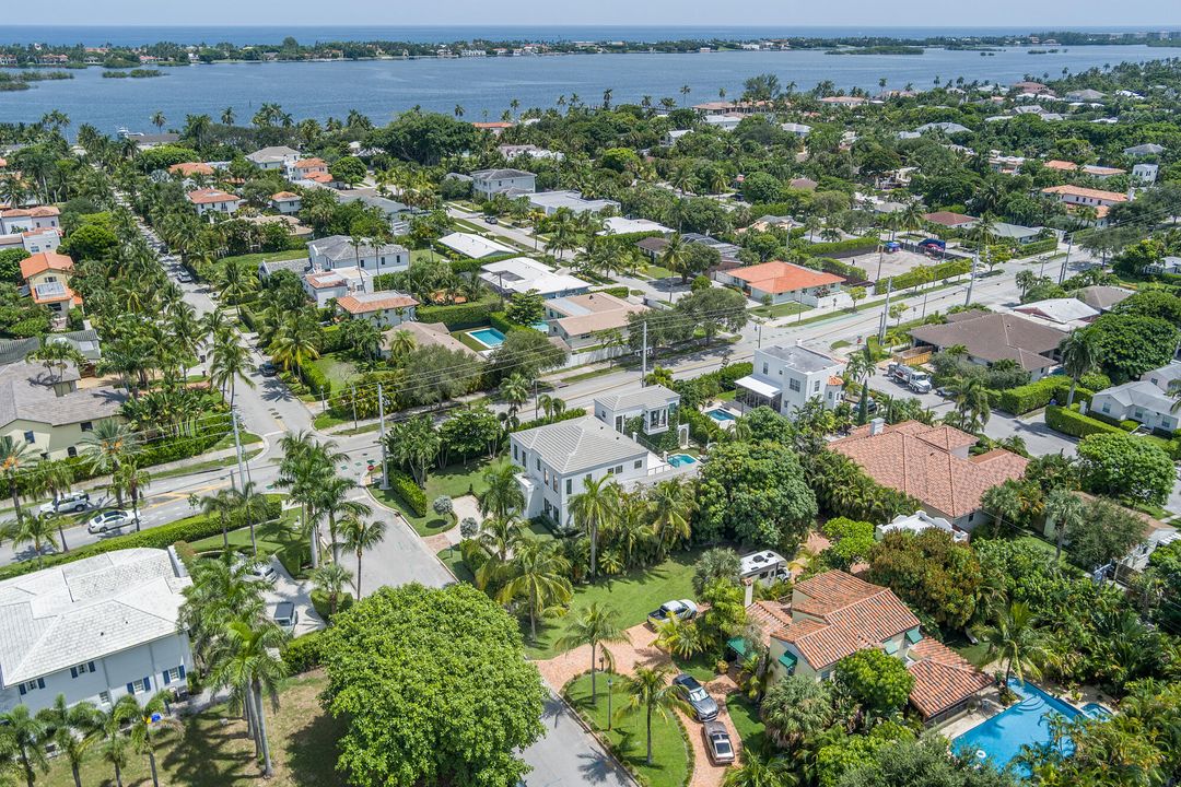 For Sale: $7,998,000 (5 beds, 5 baths, 4725 Square Feet)