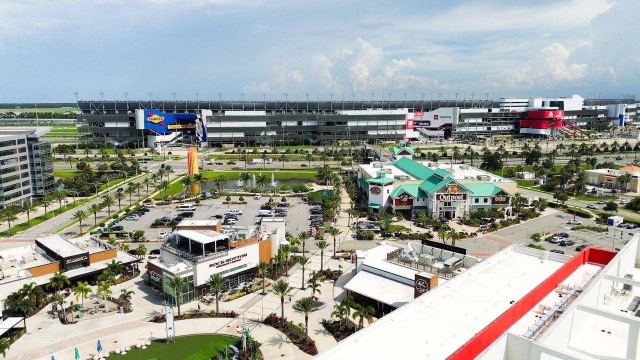 待售: $15,000,000 (0 贝兹, 0 浴室, 50864 平方英尺)