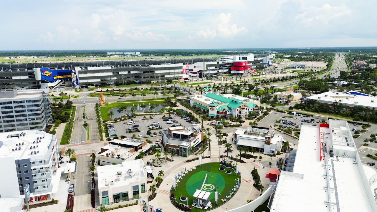 待售: $15,000,000 (0 贝兹, 0 浴室, 50864 平方英尺)