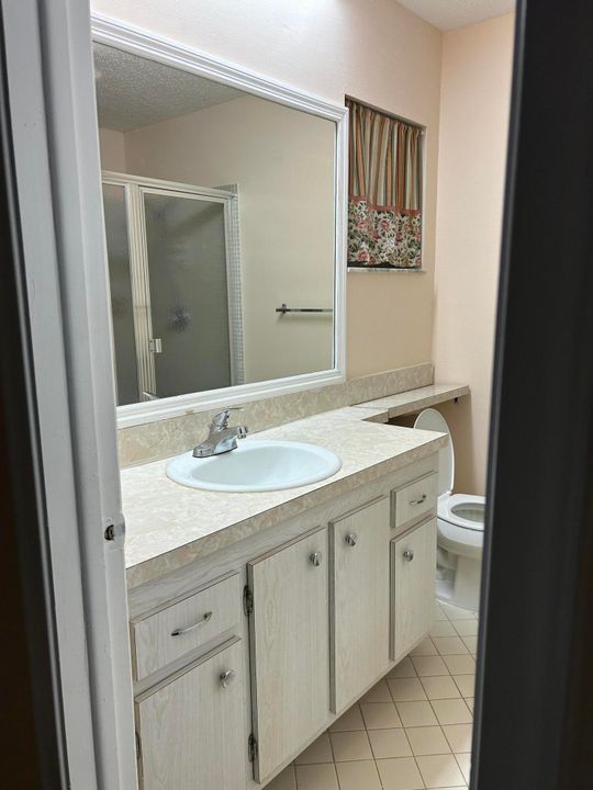 En Venta: $329,000 (2 camas, 2 baños, 1428 Pies cuadrados)