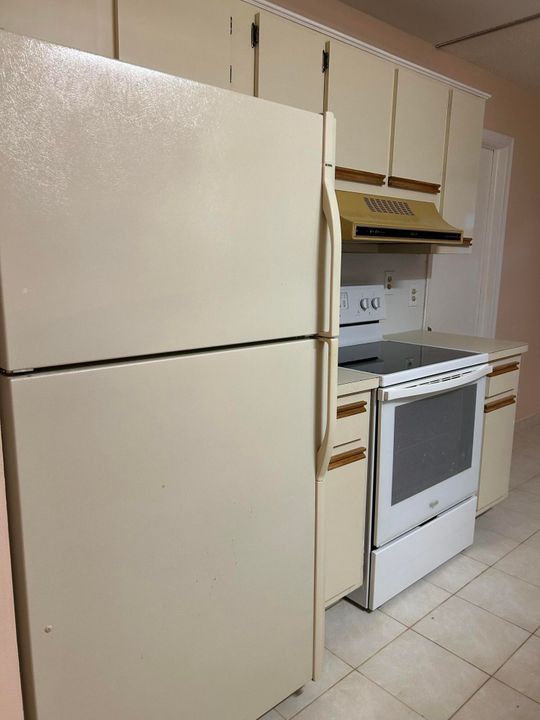 En Venta: $329,000 (2 camas, 2 baños, 1428 Pies cuadrados)