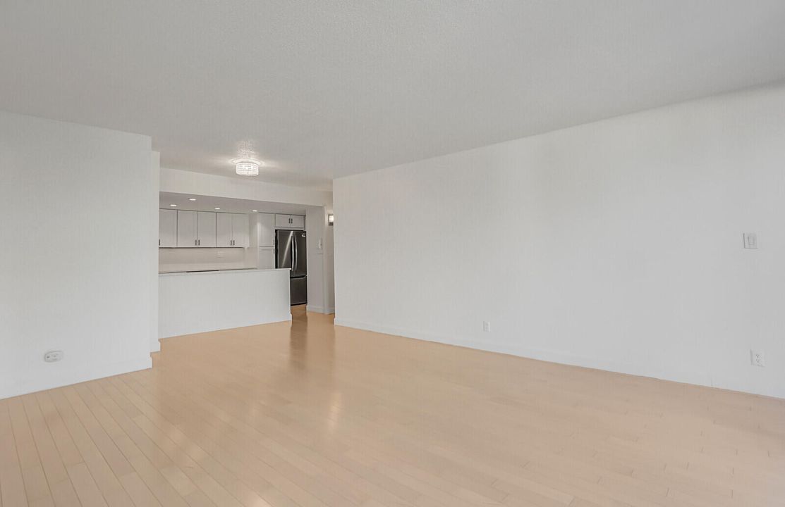 For Sale: $1,649,000 (2 beds, 2 baths, 953 Square Feet)