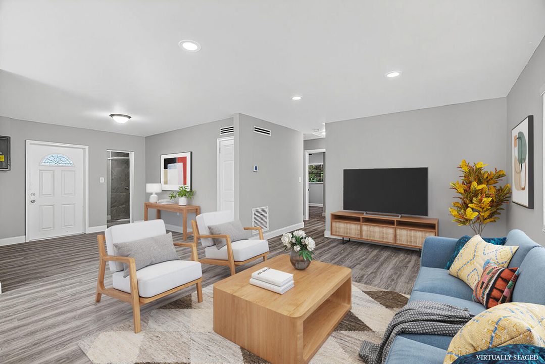 For Sale: $285,000 (3 beds, 2 baths, 1107 Square Feet)