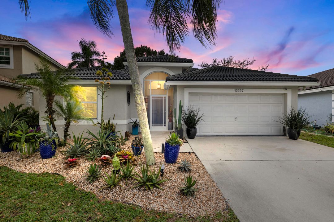 For Sale: $699,000 (3 beds, 2 baths, 1412 Square Feet)