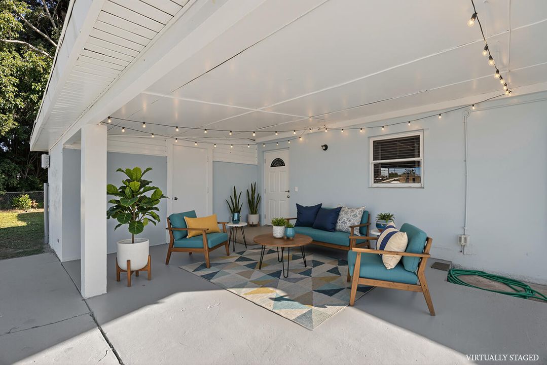 For Sale: $285,000 (3 beds, 2 baths, 1107 Square Feet)