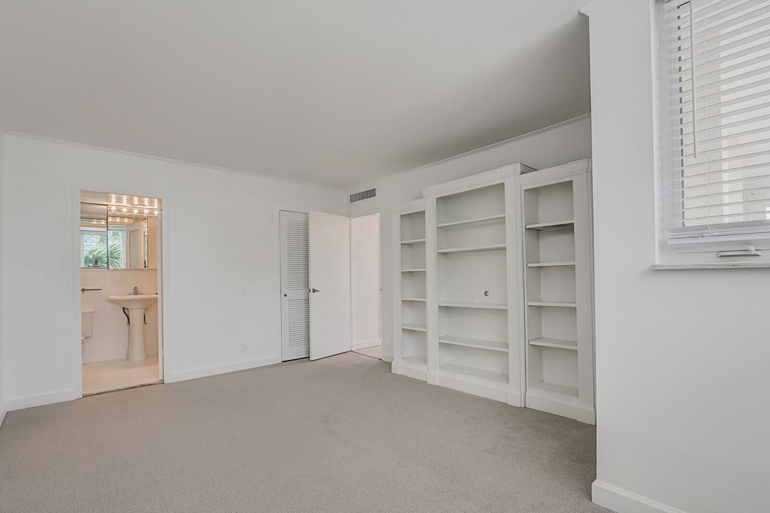 For Sale: $1,649,000 (2 beds, 2 baths, 953 Square Feet)