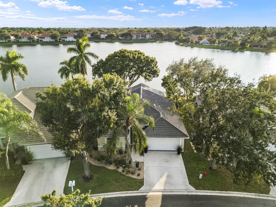 For Sale: $699,000 (3 beds, 2 baths, 1412 Square Feet)