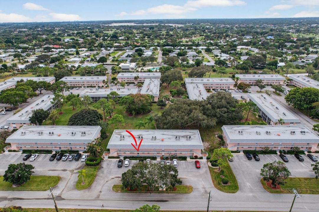 待售: $195,000 (2 贝兹, 1 浴室, 910 平方英尺)