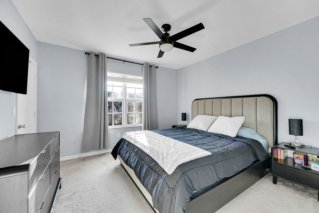 For Sale: $185,000 (1 beds, 1 baths, 875 Square Feet)