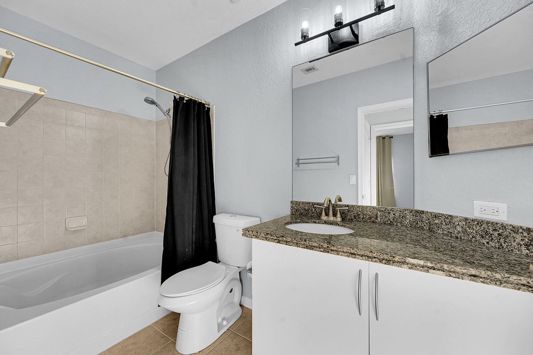 For Sale: $185,000 (1 beds, 1 baths, 875 Square Feet)