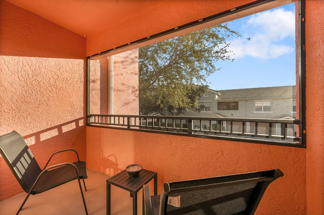 For Sale: $185,000 (1 beds, 1 baths, 875 Square Feet)