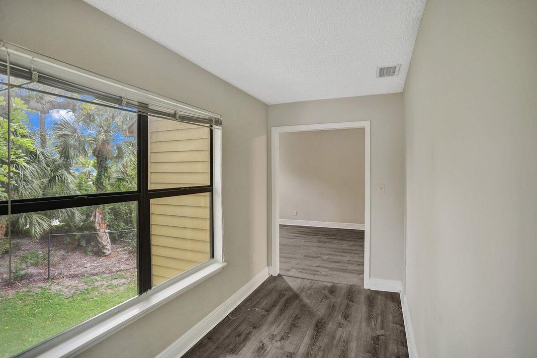 Active With Contract: $2,000 (2 beds, 2 baths, 1122 Square Feet)