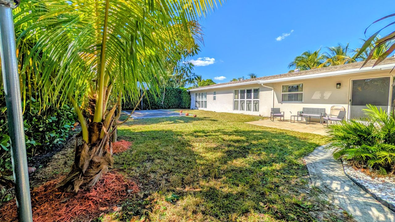 For Sale: $595,000 (4 beds, 2 baths, 1835 Square Feet)