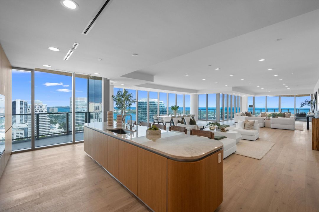 На продажу: $12,895,000 (4 спален, 4 ванн, 4420 Квадратных фут)