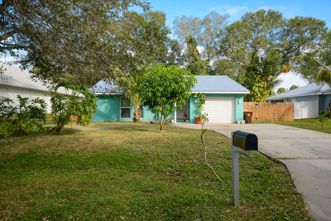 For Rent: $2,000 (3 beds, 2 baths, 1248 Square Feet)