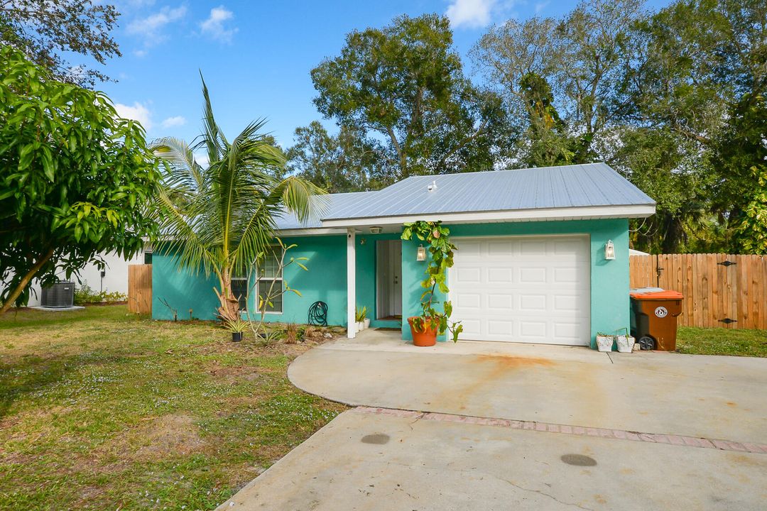 For Rent: $2,000 (3 beds, 2 baths, 1248 Square Feet)