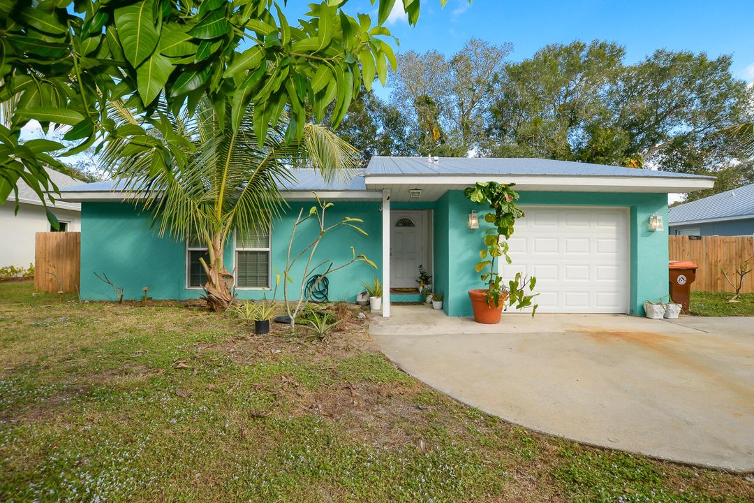 For Rent: $2,000 (3 beds, 2 baths, 1248 Square Feet)