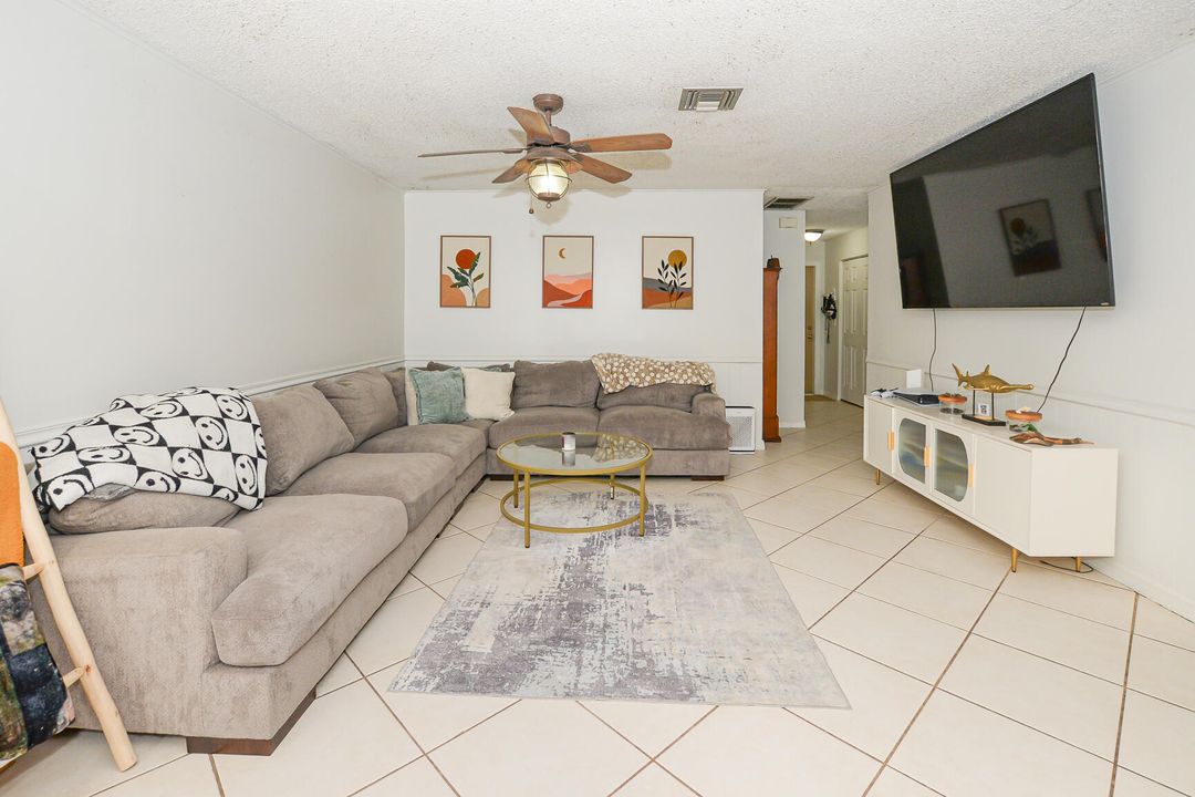 For Rent: $2,000 (3 beds, 2 baths, 1248 Square Feet)