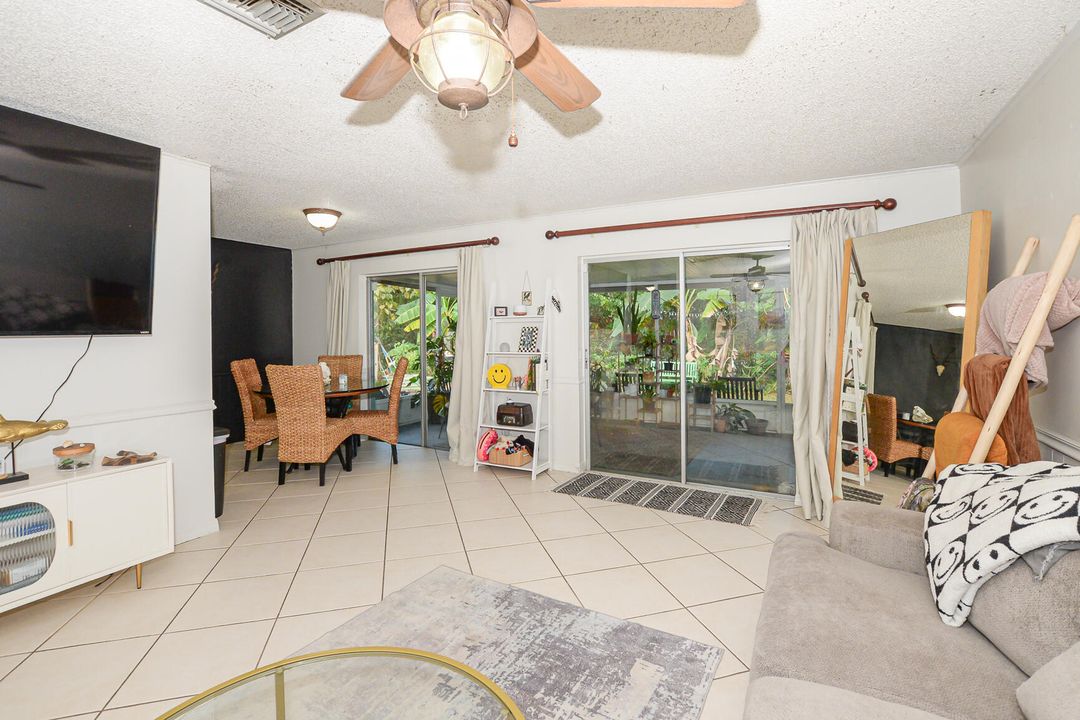 For Rent: $2,000 (3 beds, 2 baths, 1248 Square Feet)