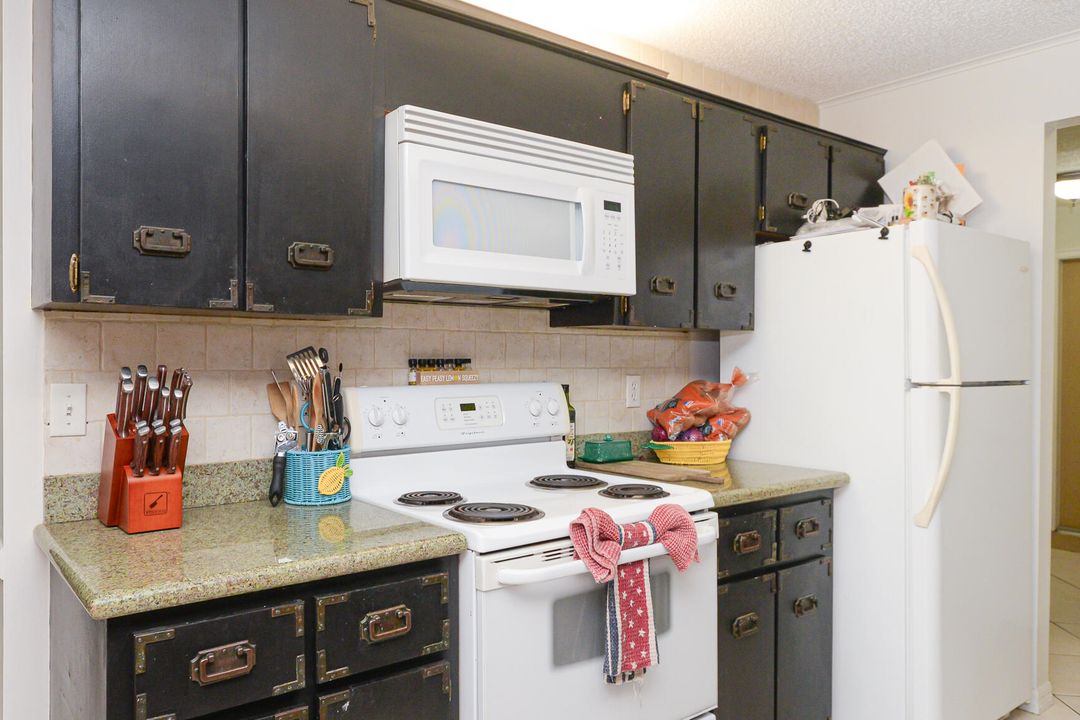 For Rent: $2,000 (3 beds, 2 baths, 1248 Square Feet)