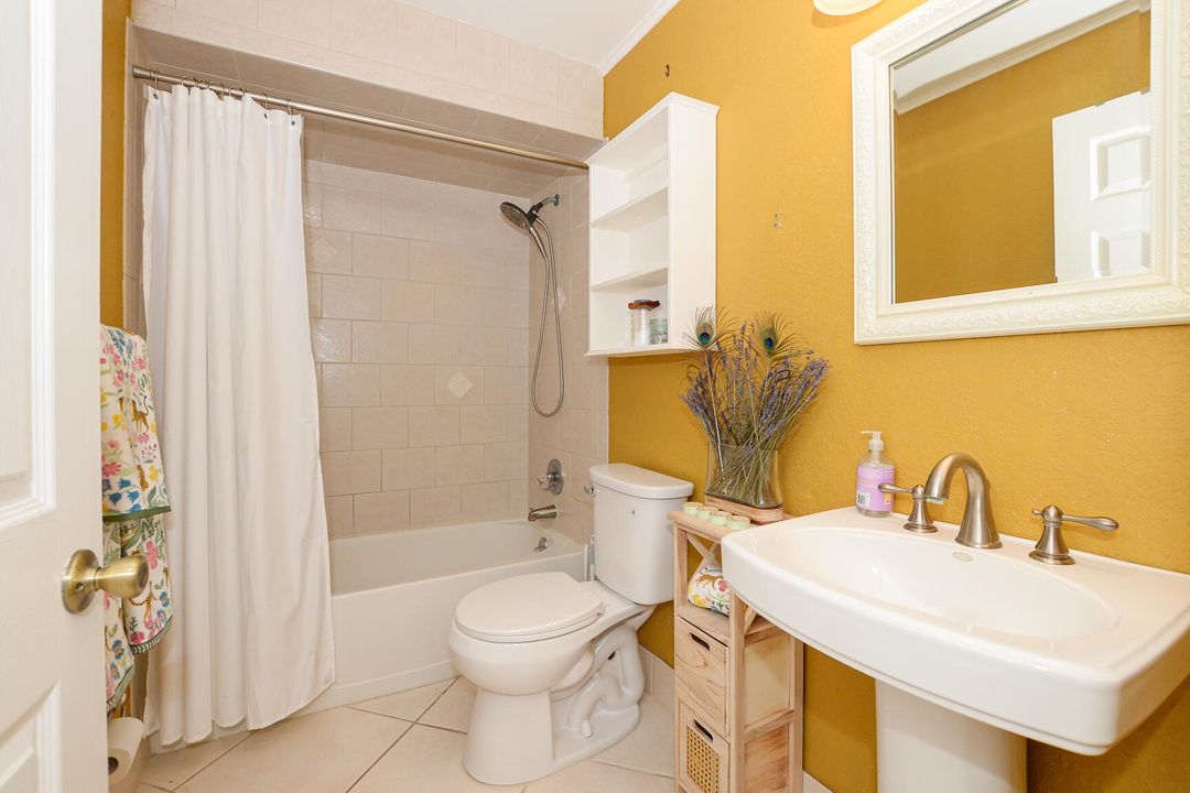 For Rent: $2,000 (3 beds, 2 baths, 1248 Square Feet)