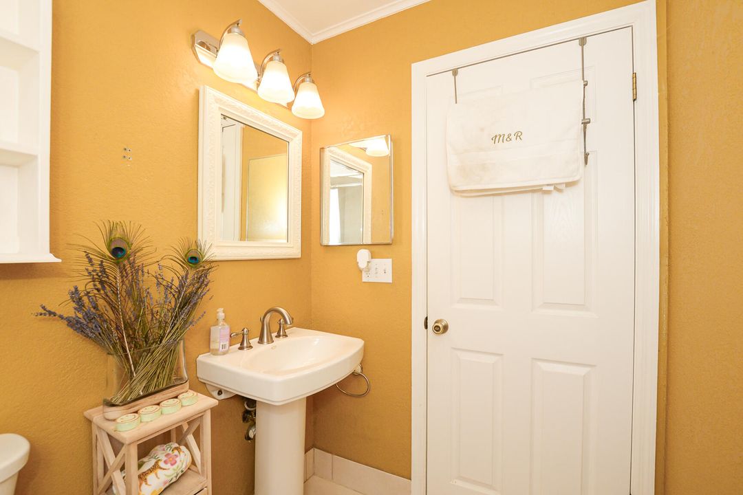 For Rent: $2,000 (3 beds, 2 baths, 1248 Square Feet)