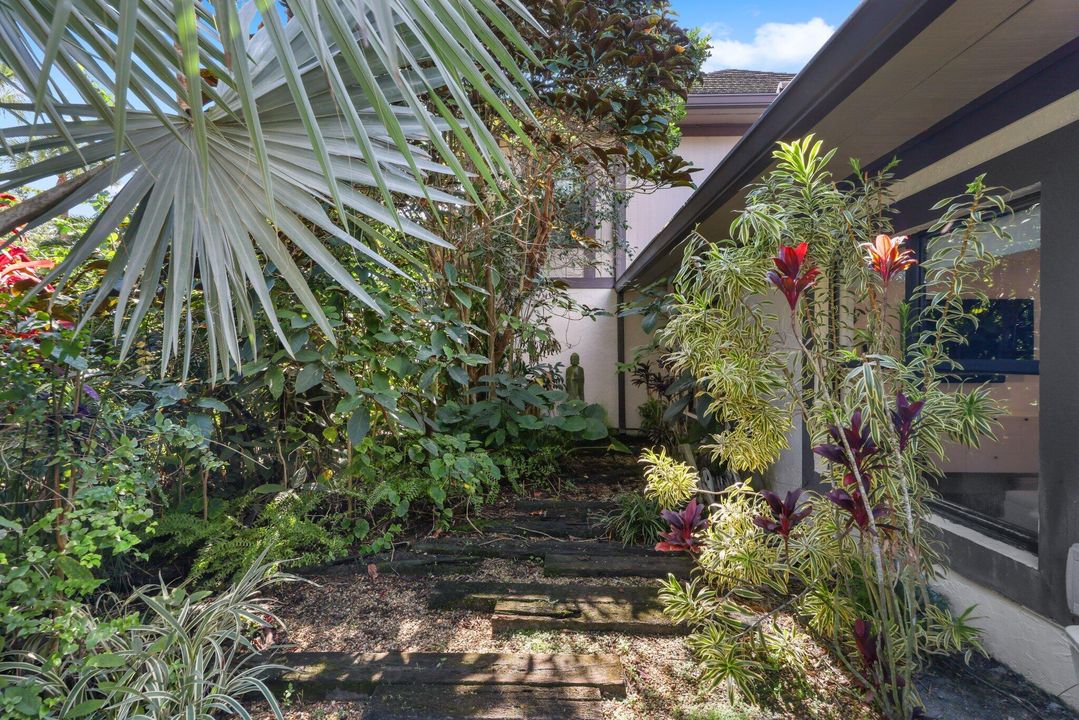 For Rent: $14,000 (4 beds, 4 baths, 2400 Square Feet)