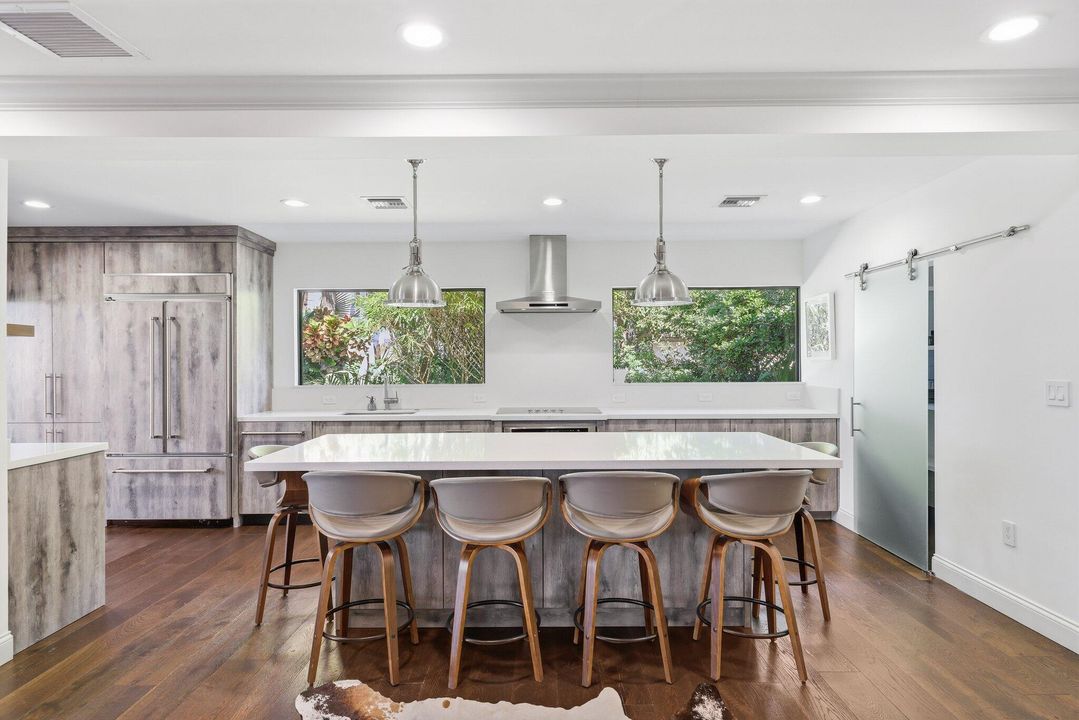 For Rent: $14,000 (4 beds, 4 baths, 2400 Square Feet)