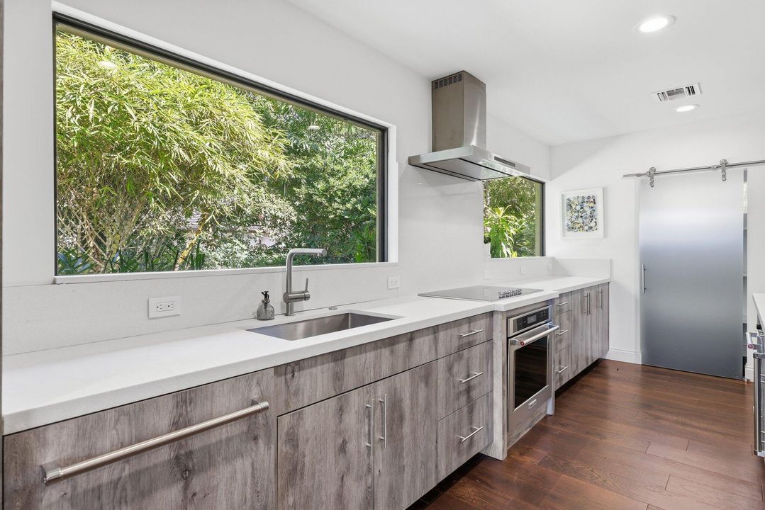 For Rent: $14,000 (4 beds, 4 baths, 2400 Square Feet)