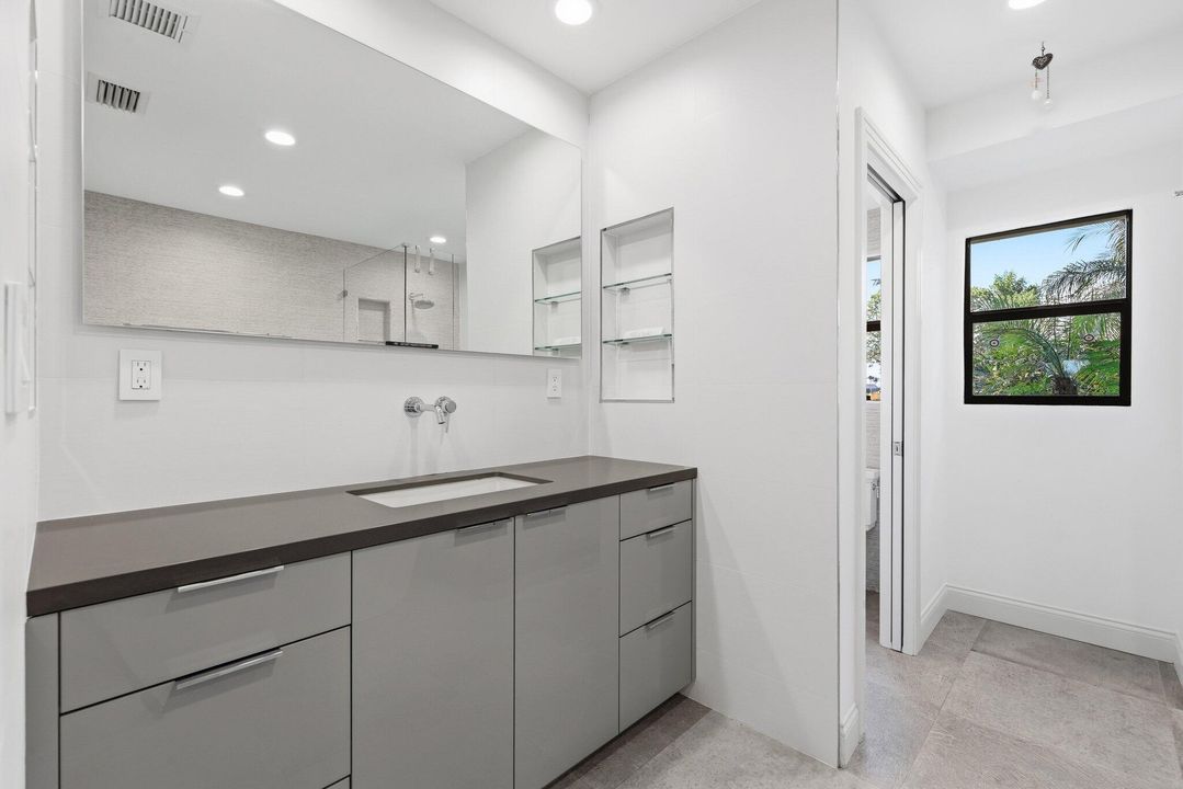 For Rent: $14,000 (4 beds, 4 baths, 2400 Square Feet)