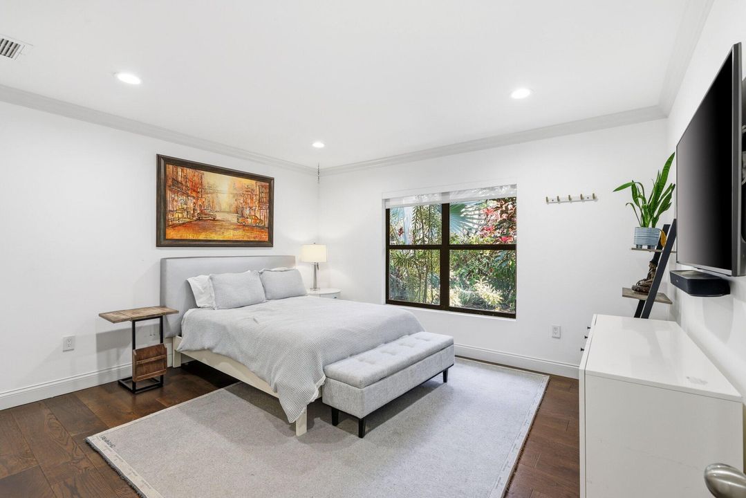 For Rent: $14,000 (4 beds, 4 baths, 2400 Square Feet)