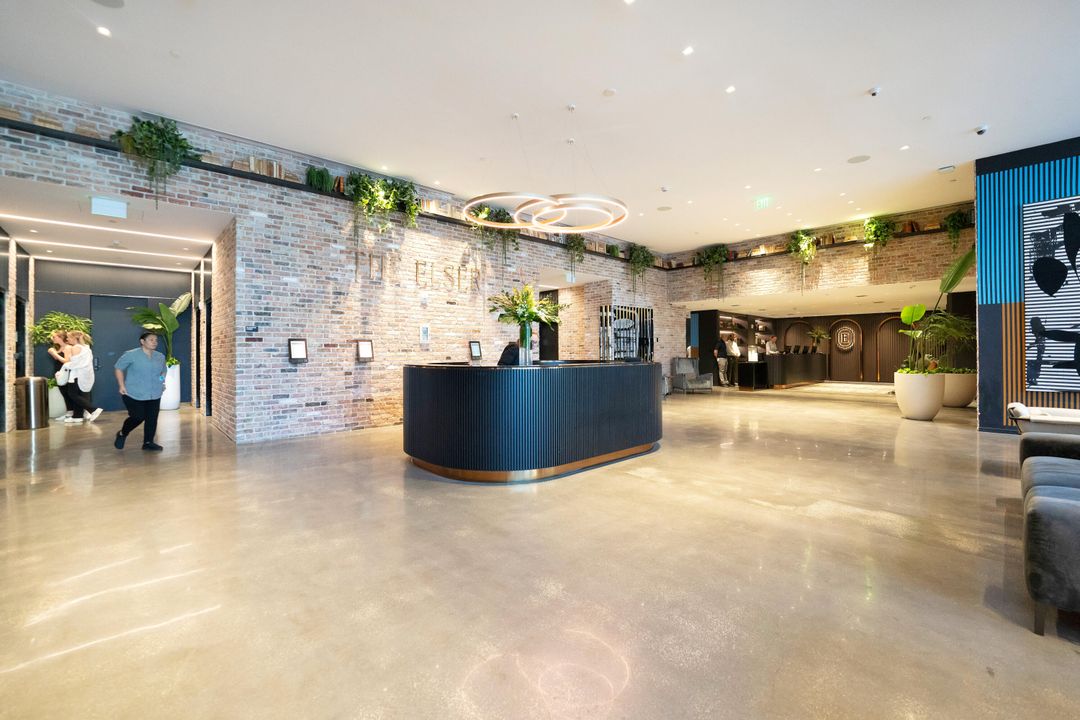 For Sale: $1,499,999 (2 beds, 2 baths, 983 Square Feet)