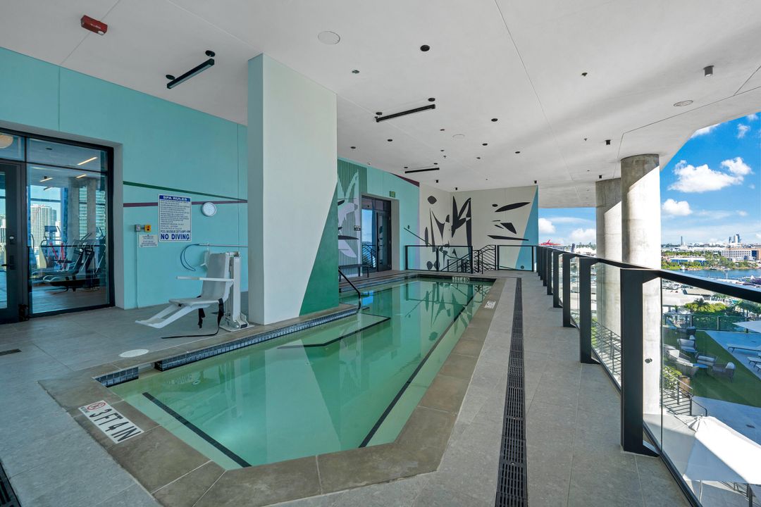 For Sale: $1,499,999 (2 beds, 2 baths, 983 Square Feet)