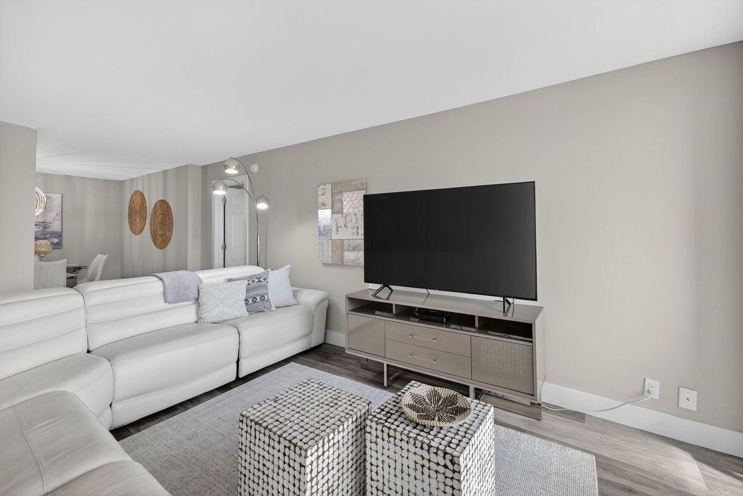 For Sale: $749,900 (3 beds, 2 baths, 1650 Square Feet)