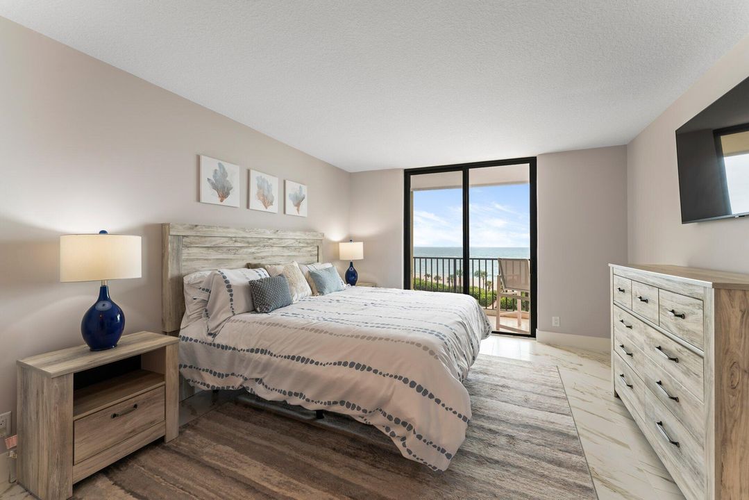 出租: $9,500 (2 贝兹, 2 浴室, 1170 平方英尺)