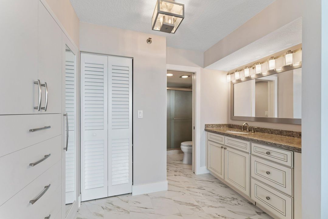 出租: $9,500 (2 贝兹, 2 浴室, 1170 平方英尺)