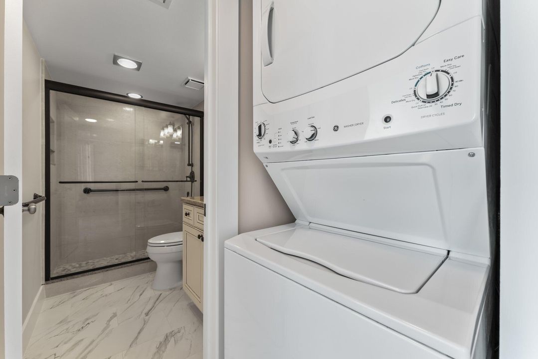 出租: $9,500 (2 贝兹, 2 浴室, 1170 平方英尺)