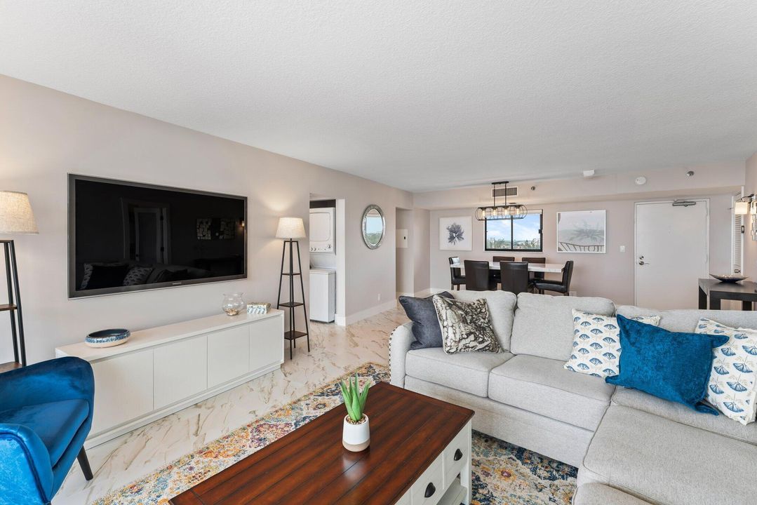 出租: $9,500 (2 贝兹, 2 浴室, 1170 平方英尺)