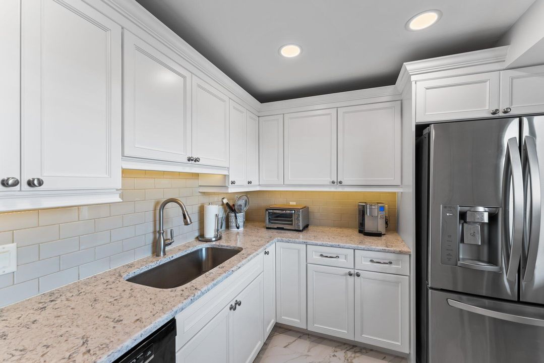 出租: $9,500 (2 贝兹, 2 浴室, 1170 平方英尺)