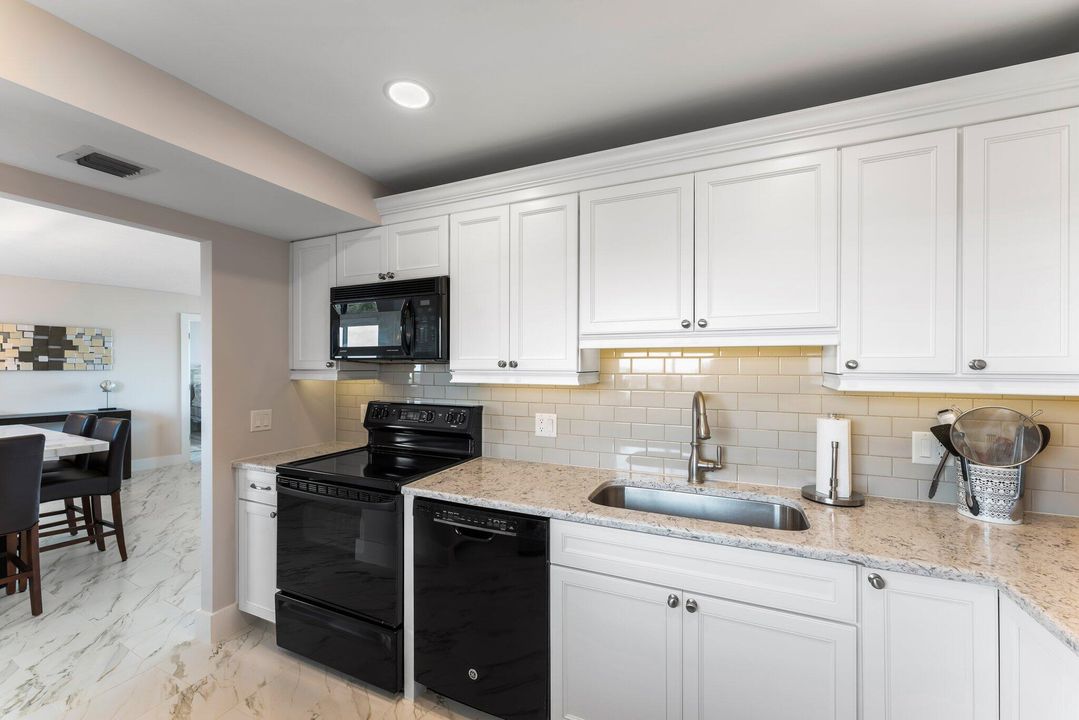 出租: $9,500 (2 贝兹, 2 浴室, 1170 平方英尺)