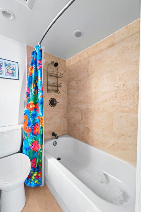 Под контрактом: $475,000 (2 спален, 2 ванн, 1050 Квадратных фут)