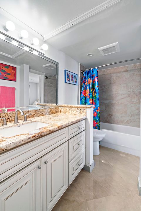 Под контрактом: $475,000 (2 спален, 2 ванн, 1050 Квадратных фут)