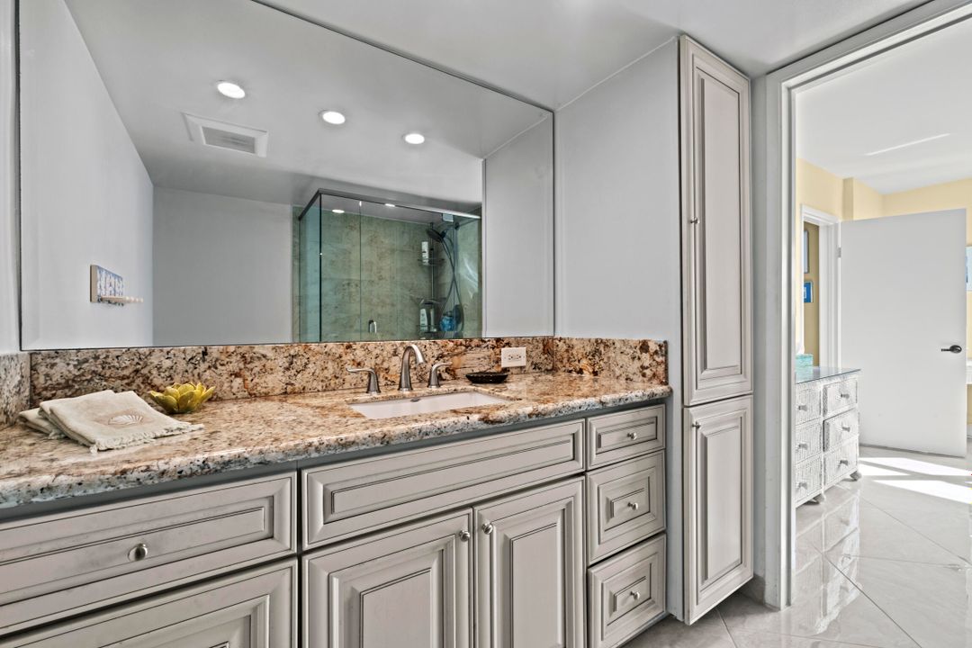 Под контрактом: $475,000 (2 спален, 2 ванн, 1050 Квадратных фут)