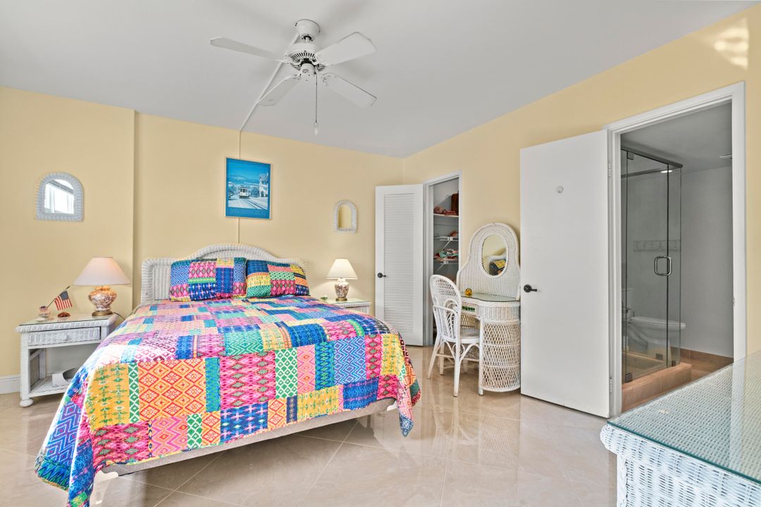 Под контрактом: $475,000 (2 спален, 2 ванн, 1050 Квадратных фут)