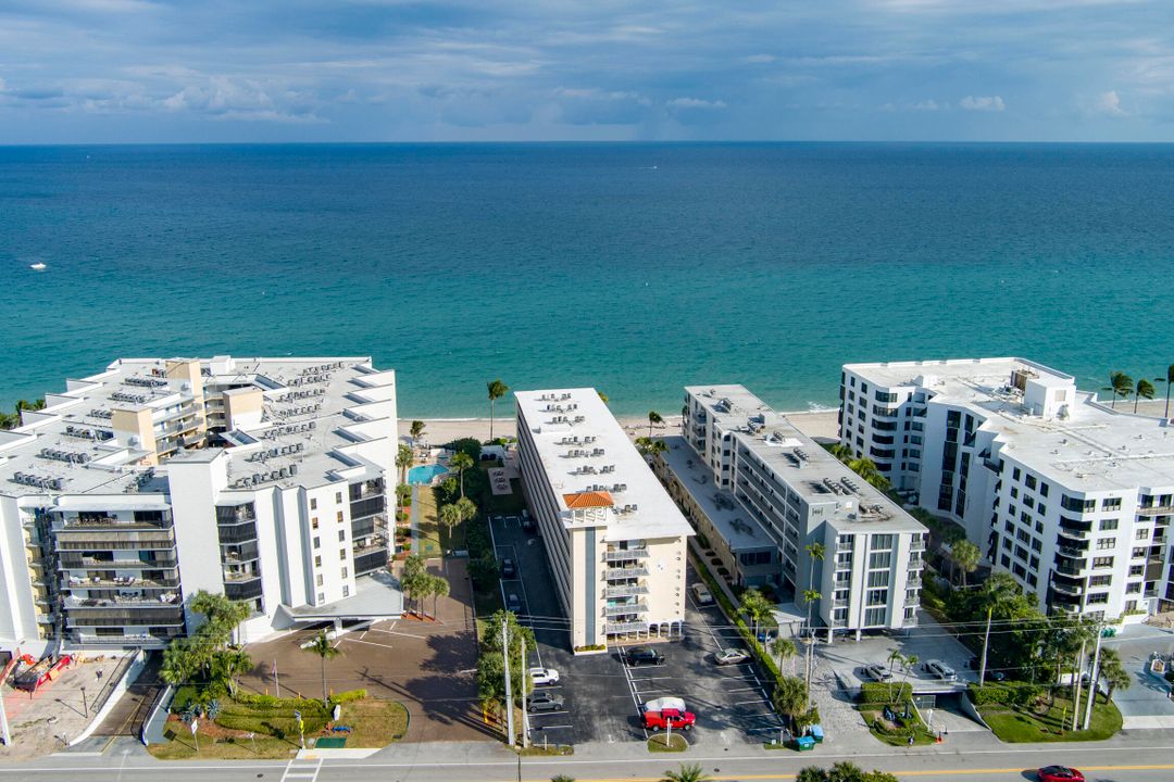 Под контрактом: $475,000 (2 спален, 2 ванн, 1050 Квадратных фут)