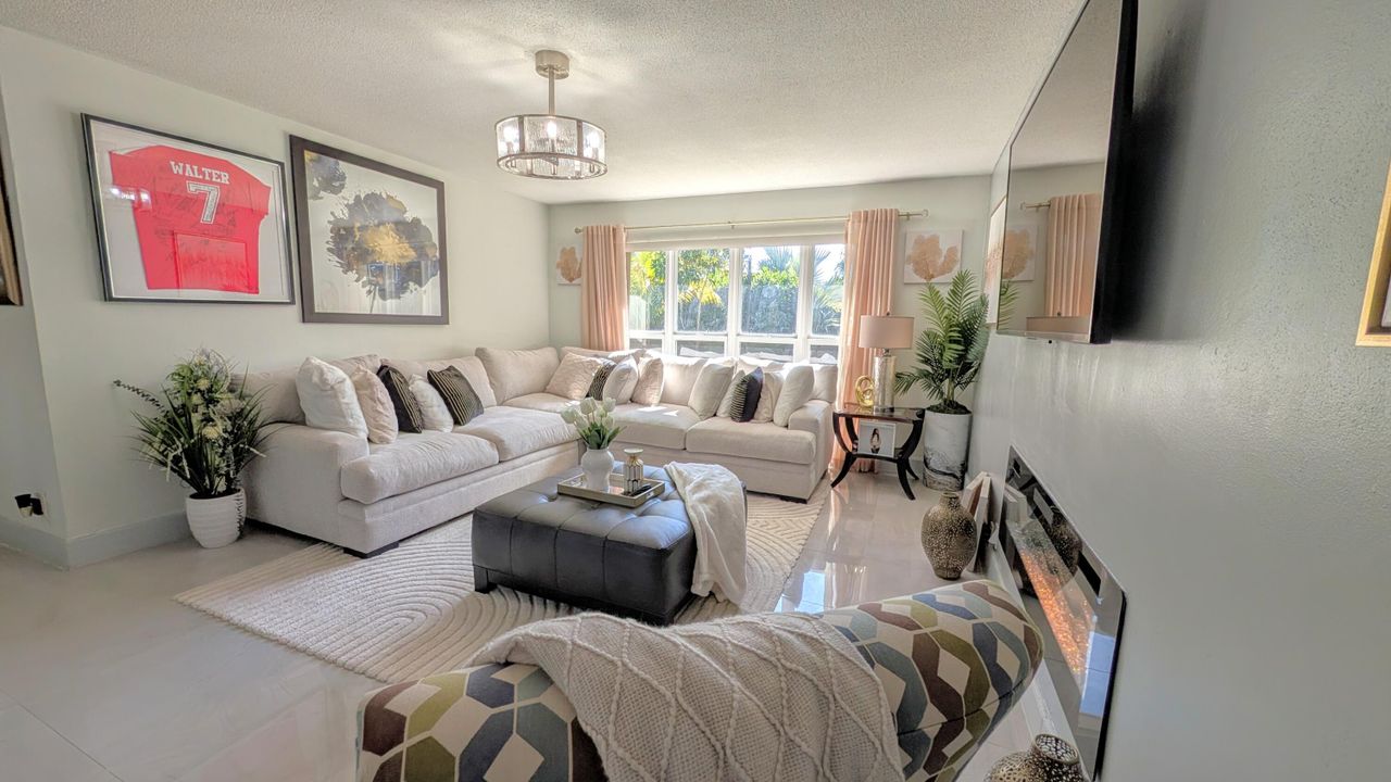 For Sale: $595,000 (4 beds, 2 baths, 1835 Square Feet)