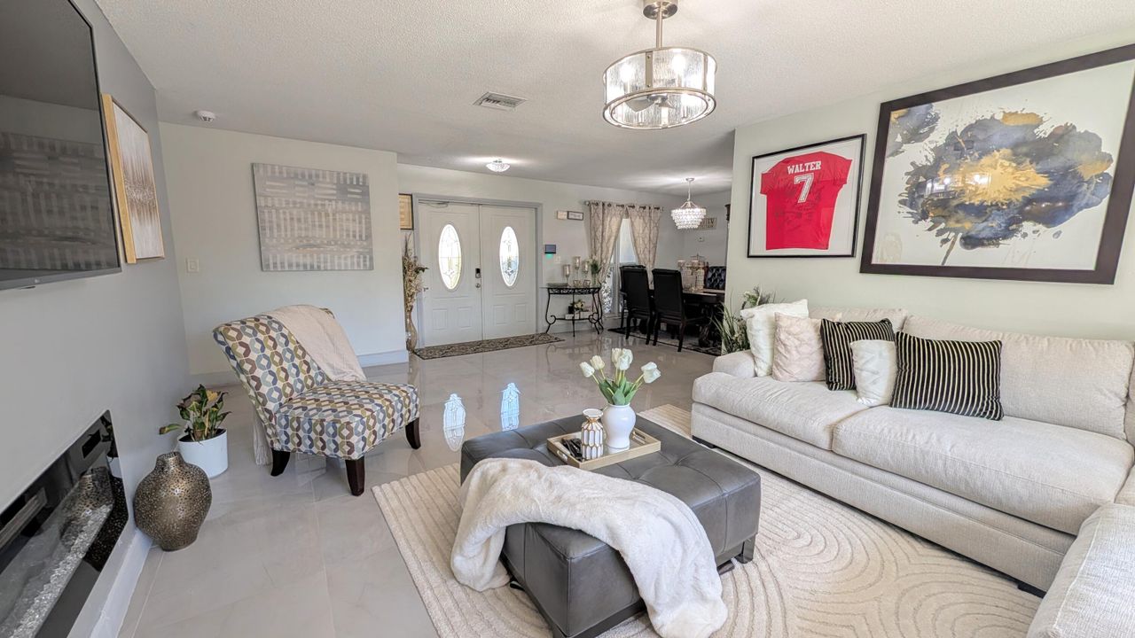 For Sale: $595,000 (4 beds, 2 baths, 1835 Square Feet)