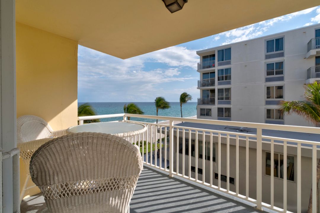 Под контрактом: $475,000 (2 спален, 2 ванн, 1050 Квадратных фут)