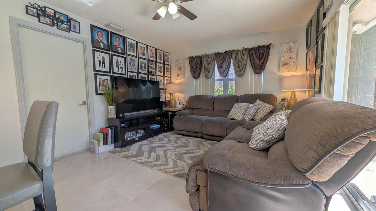 For Sale: $595,000 (4 beds, 2 baths, 1835 Square Feet)