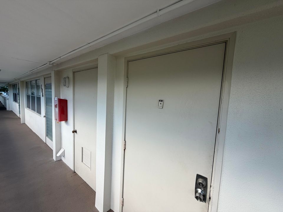 На продажу: $95,000 (1 спален, 1 ванн, 585 Квадратных фут)